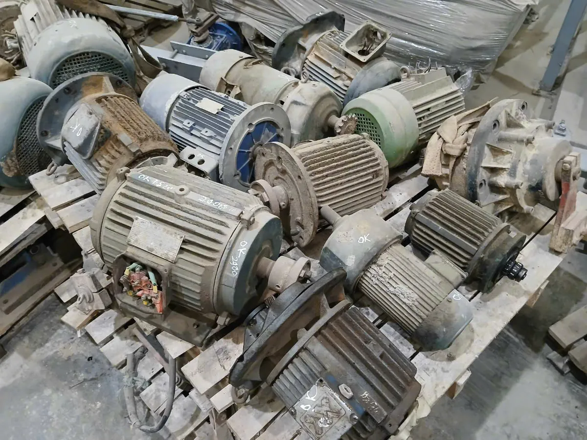 Mô tơ xếp trên pallet